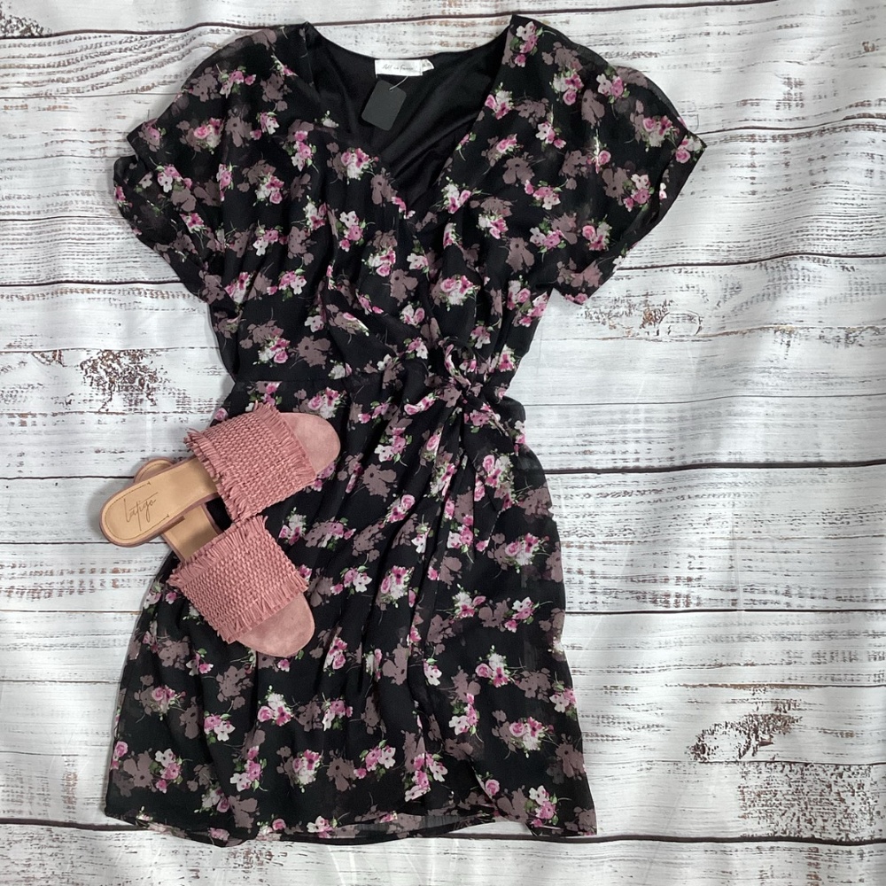 300. All In Favor Black Dress EUC Size XL - Picture 8 of 8